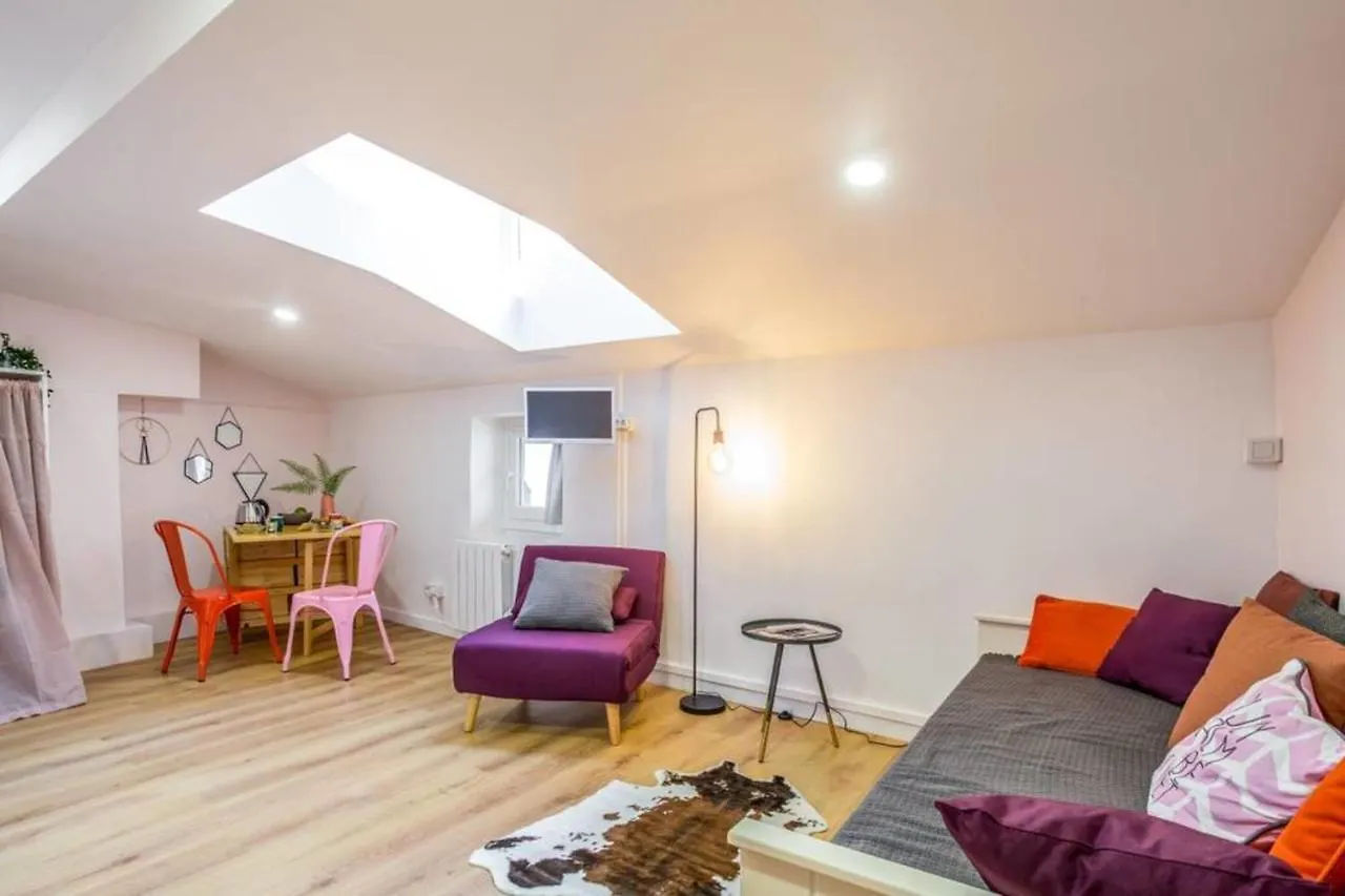 Guestready - Cozy Escape In The Heart Of Vieux-Lyon Apartment 0*, Lyon France
